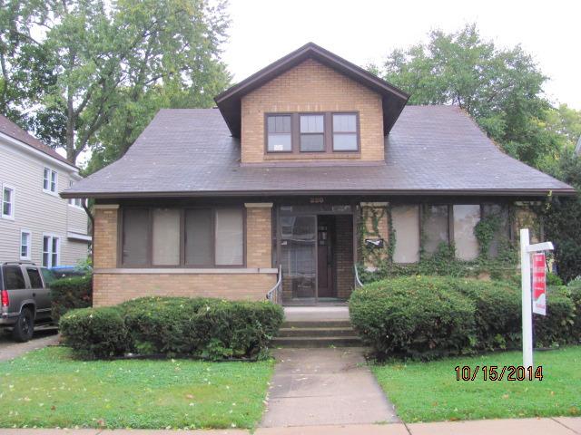 220 Plum St., Aurora, IL 60506