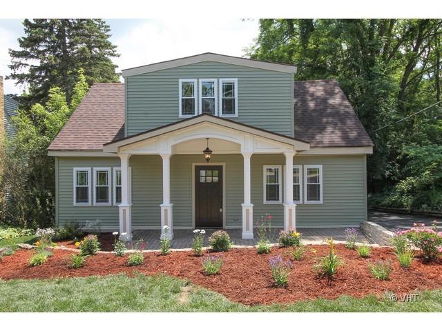 321 Roslyn Rd., Barrington, IL 60010