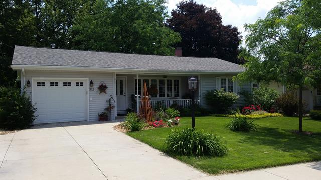 312 Crescent Dr., Sycamore, IL 60178