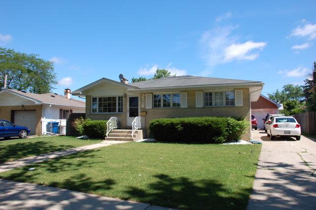 236 W Lake Park Dr., Addison, IL 60101