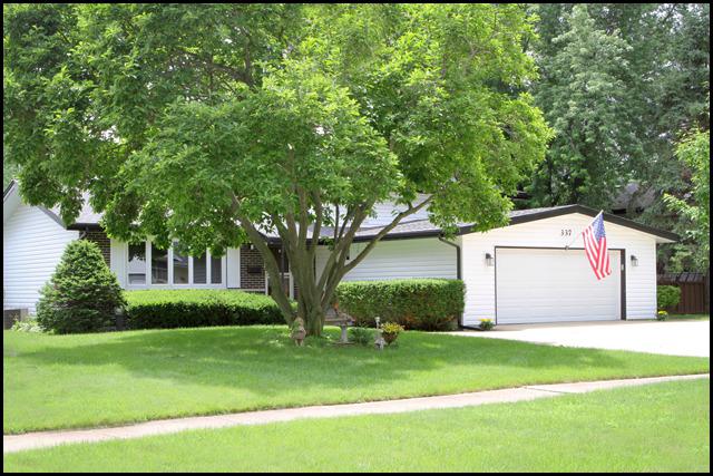 337 W Goebel Dr., Lombard, IL 60148