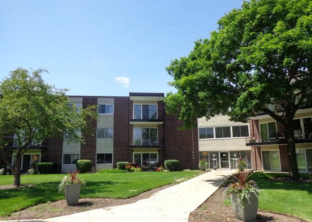 2800 Maple Ave. #20A, Downers Grove, IL 60515