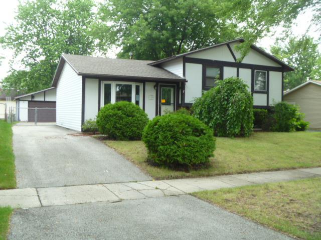 122 Grady Dr., Bolingbrook, IL 60440