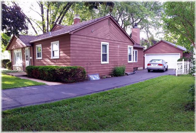 14 Hill Dr., Crystal Lake, IL 60014