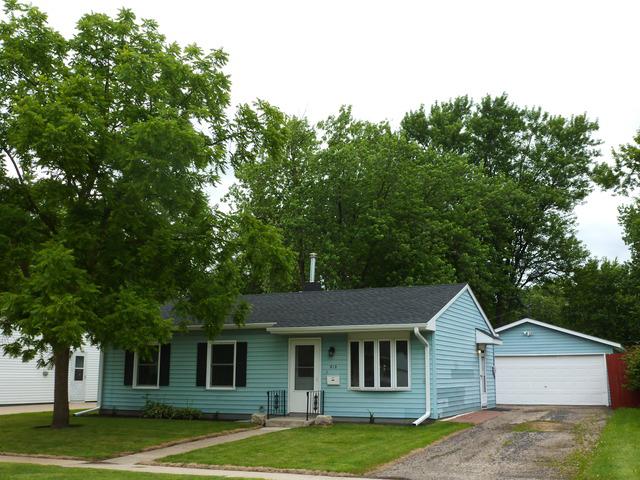 613 Fairlane Ave., Dekalb, IL 60115