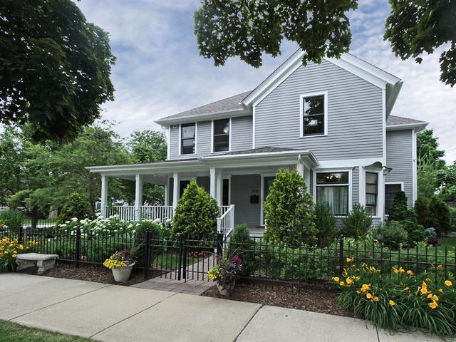 316 S Cook St., Barrington, IL 60010