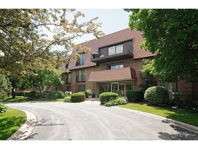 4000 Dundee Rd. #305, Northbrook, IL 60062