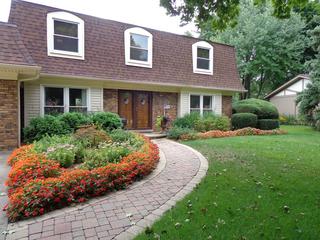 909 Bedford Ln., Libertyville, IL 60048