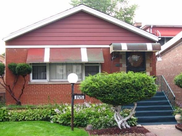 8925 S Crandon St., Chicago, IL 60617