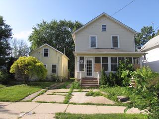 819 Grove St., Aurora, IL 60505