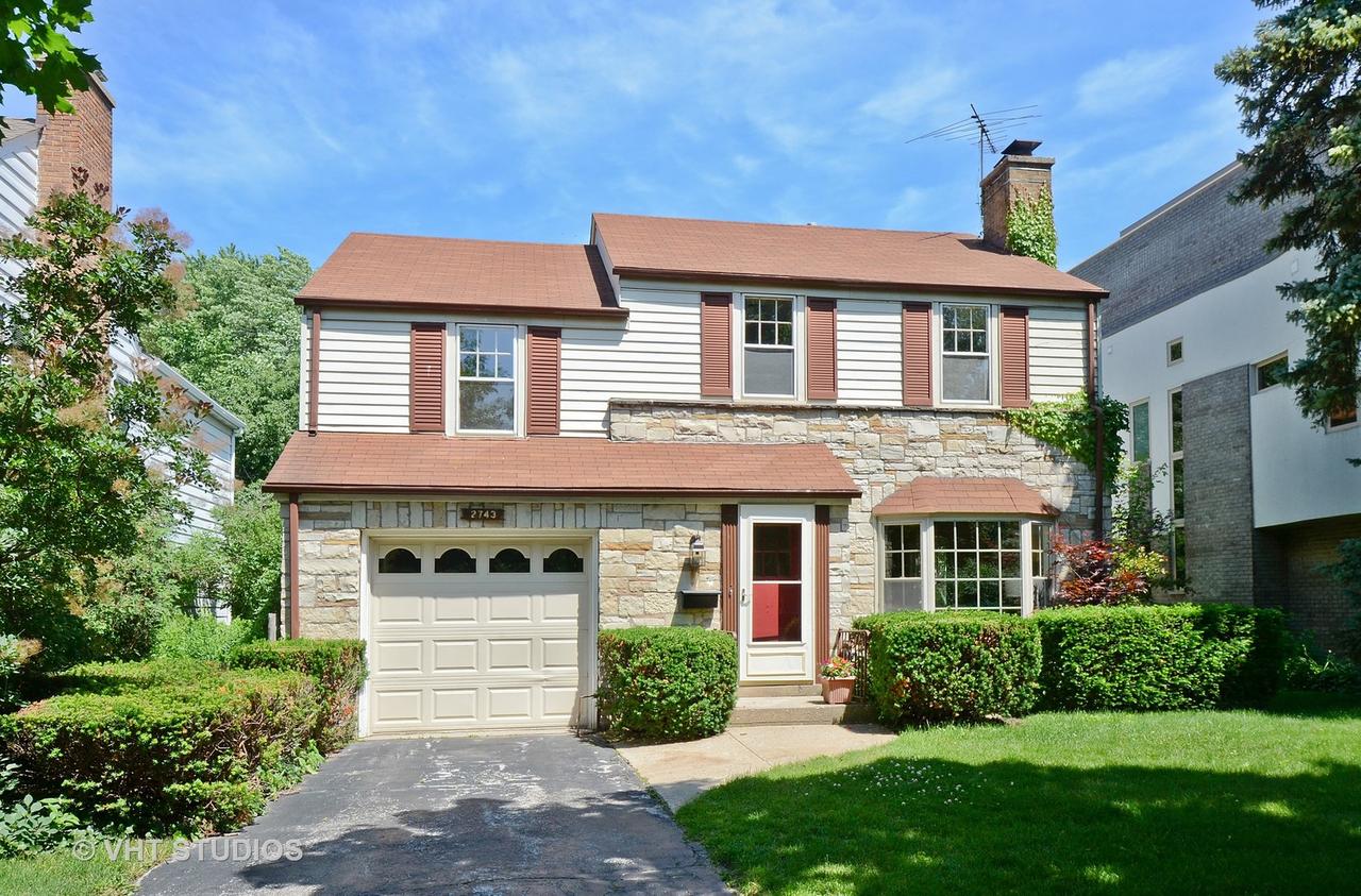 2743 Highland Ave., Evanston, IL 60201