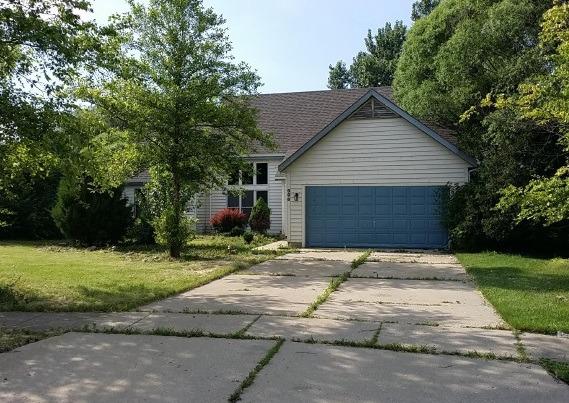 996 Stonehedge Ct., Crystal Lake, IL 60014