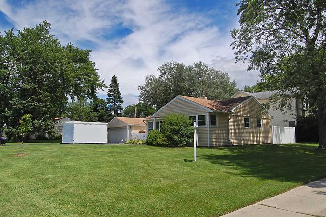 2504 Meadow Dr., Rolling Meadows, IL 60008