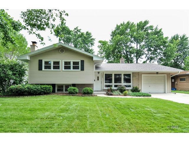 125 Springwood Dr., Naperville, IL 60540