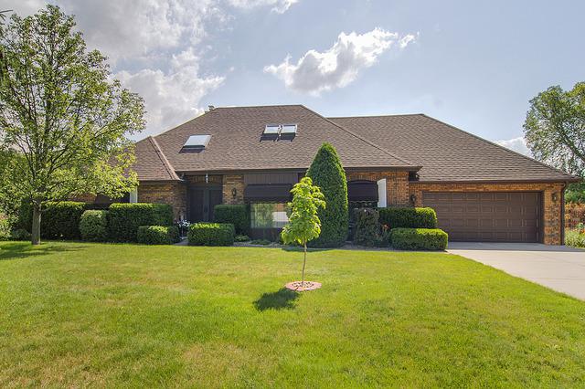 8485 Dolfor Cove, Burr Ridge, IL 60527