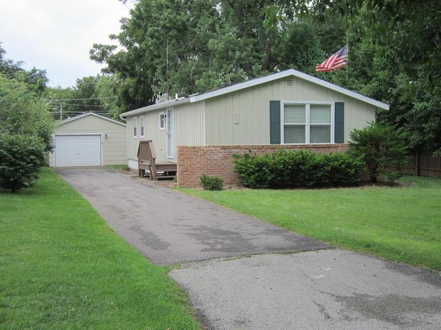 904 Kenilworth Pl., Aurora, IL 60506