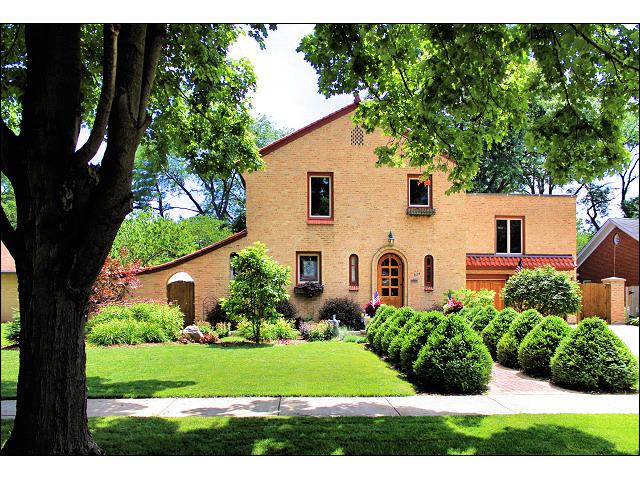 824 Hardin Ave., Aurora, IL 60506