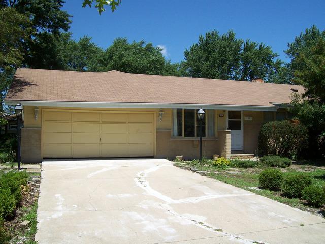 80 Kingman Ln., Hoffman Estates, IL 60169