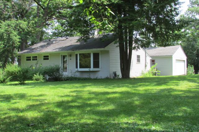 300 Cherokee Tr., Lake In The Hills, IL 60156