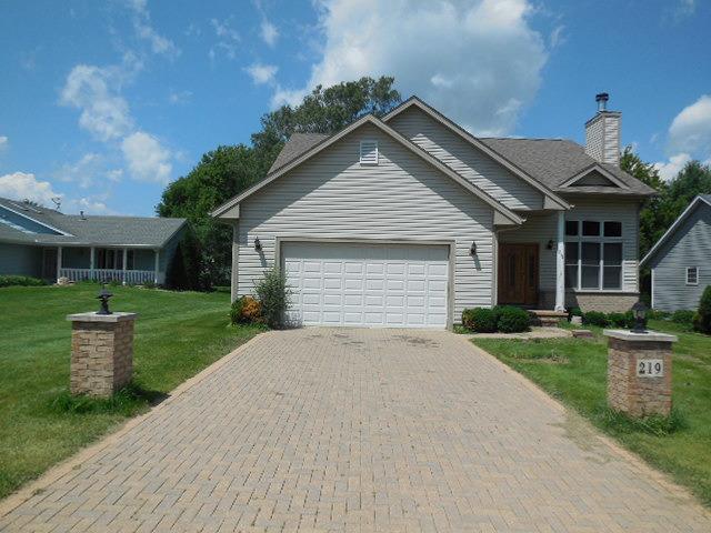 219 Thornhill Dr., Poplar Grove, IL 61065