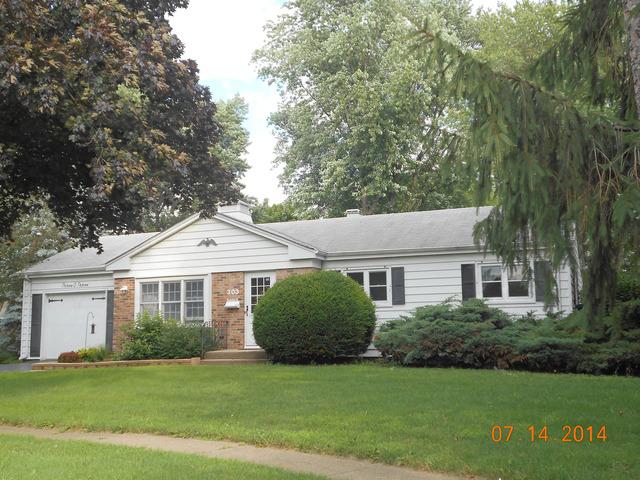 303 Lee Ct., Crystal Lake, IL 60014