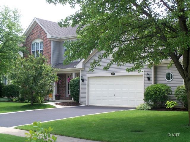 604 Oak Crest Dr., North Aurora, IL 60542