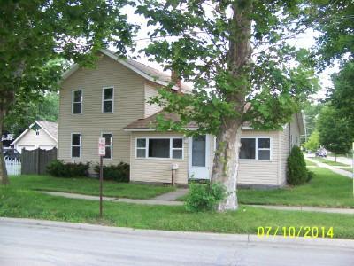 119 Barrington Ave., East Dundee, IL 60118