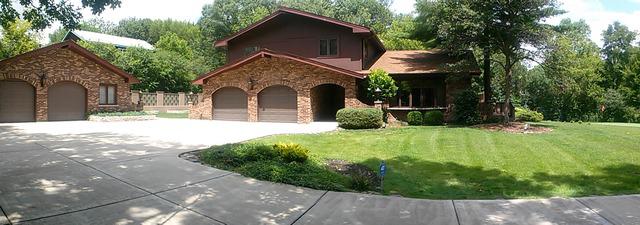 10420 S 89th Ave., Palos Hills, IL 60465