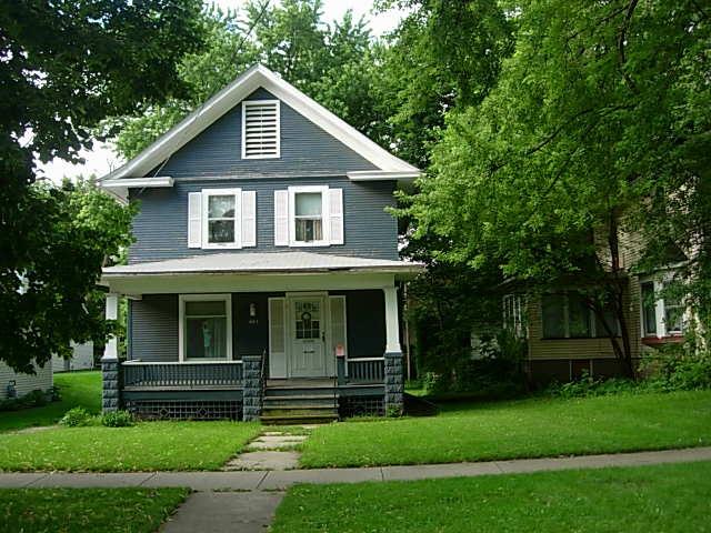 662 Garfield Ave., Aurora, IL 60506