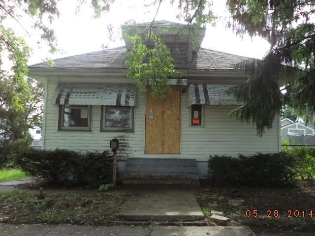 823 Singer Ave., Lemont, IL 60439