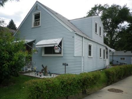 26 Geneva Ave., Bellwood, IL 60104