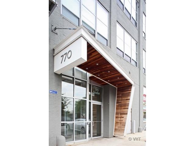 770 W Gladys Ave. #401, Chicago, IL 60661