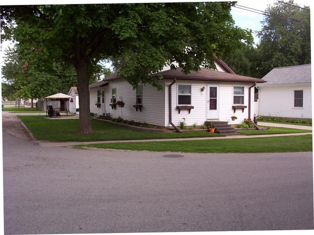 348 N Market St., Seneca, IL 61360