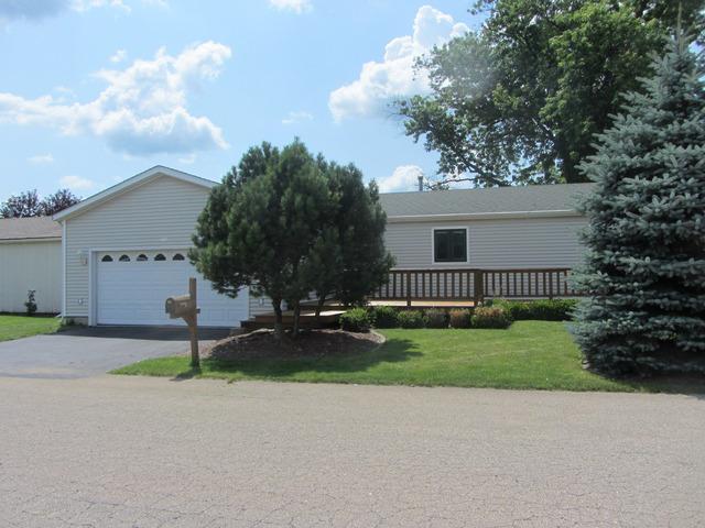 1607 Meadowbrook Ct., Sycamore, IL 60178