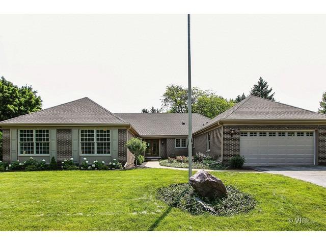 375 Red Barn Ln., Barrington, IL 60010
