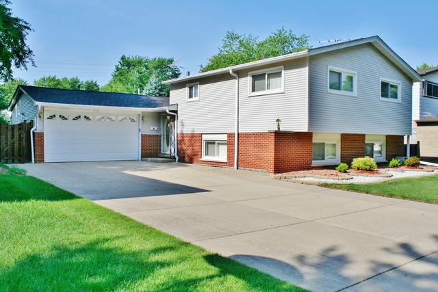 70 Lance Dr., Des Plaines, IL 60016