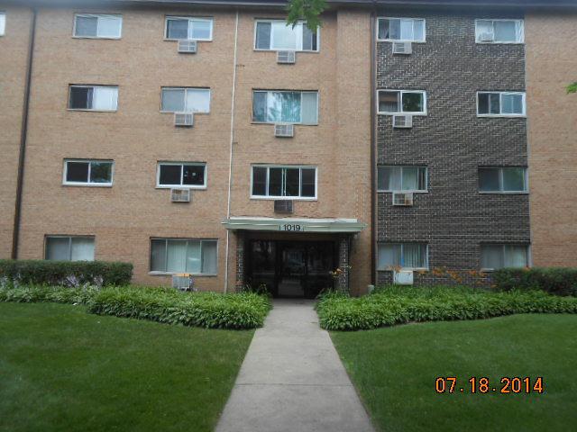 1019 N Boxwood Dr. #402, Mount Prospect, IL 60056