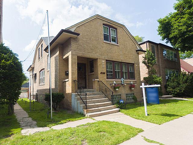 2745 W Greenleaf Ave., Chicago, IL 60645