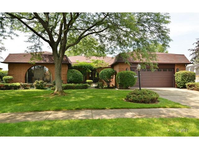 280 Oak Knoll Ter., Northbrook, IL 60062