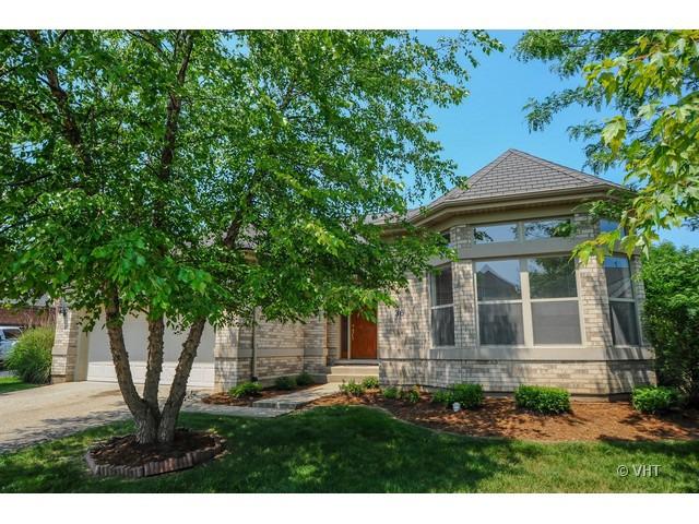 36 Carriage Ln., Highwood, IL 60040