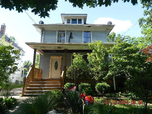 827 Spring St., Aurora, IL 60505