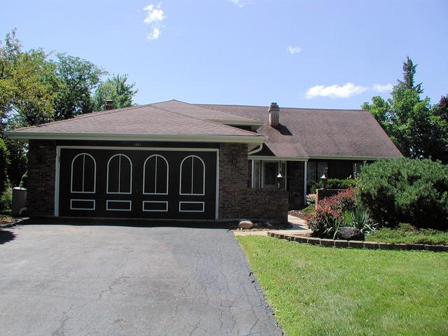 1921 Gigi Ln., Darien, IL 60561