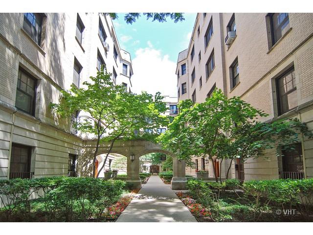 2341 N Commonwealth #5A, Chicago, IL 60614