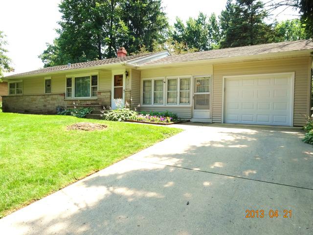 512 Oak Dr., East Dundee, IL 60118