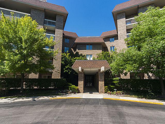 1280 Rudolph Dr. #2J, Northbrook, IL 60062