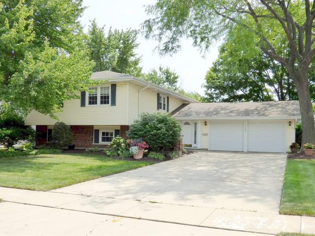 1285 Mayfield Ln., Hoffman Estates, IL 60169