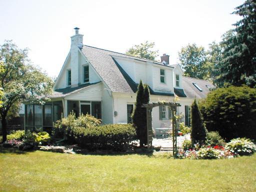 1718 W Ridgewood Ln., Glenview, IL 60025