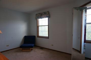 90 Whispering Dr., Streamwood, IL 60107