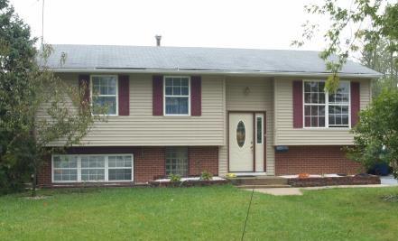 21 N Sycamore Ln., Glenwood, IL 60425