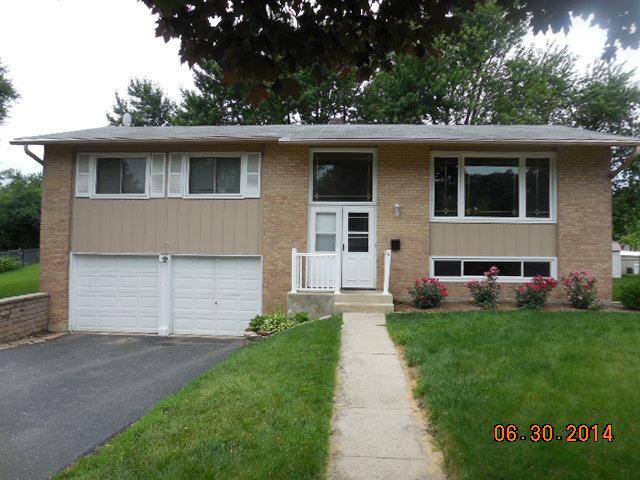 4 Martin Ct., Woodridge, IL 60517